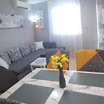 Verdi With Free Parking In The Garage Apartment Split