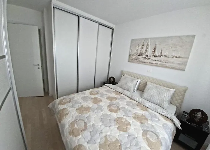 شقة Apartment Verdi Split With Free Parking In The Garage