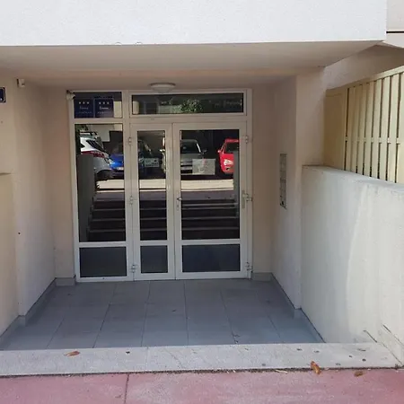 Verdi With Free Private Parking Space