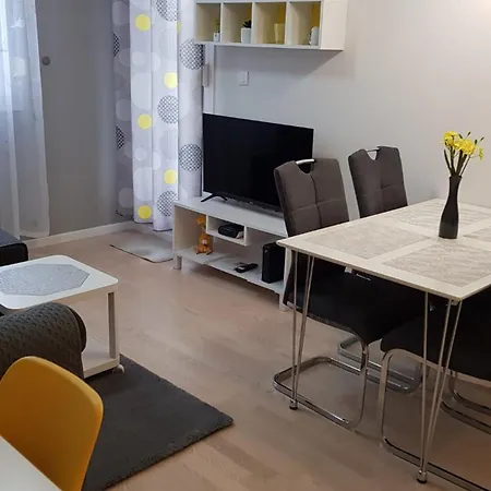 Verdi With Free Private Parking Space