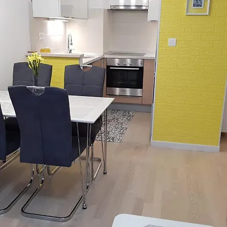 Apartment Verdi With Free Private Parking Space Split