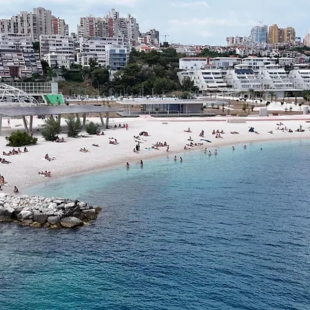 Verdi With Free Private Parking Space Apartment