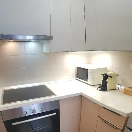 Verdi With Free Private Parking Space Apartment