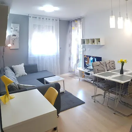 Apartment Verdi With Free Private Parking Space Split