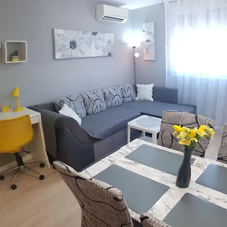 Apartment Verdi With Free Private Parking Space