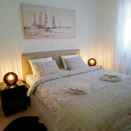 Verdi With Free Private Parking Space Apartamento