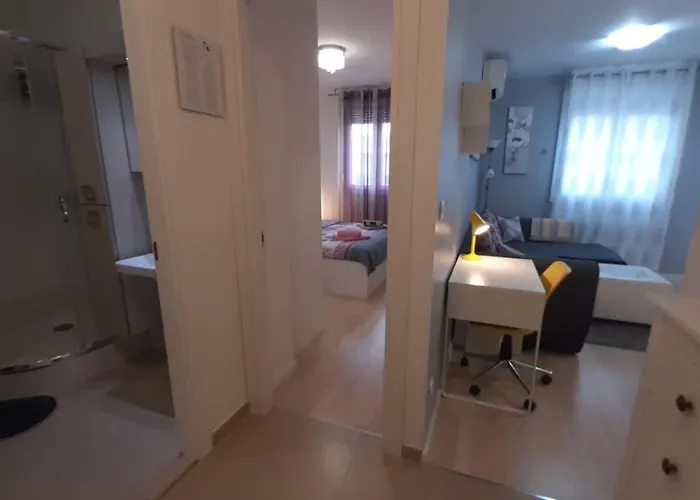 Verdi With Free Private Parking Space