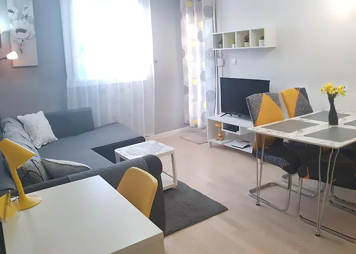 Verdi With Free Private Parking Space Split