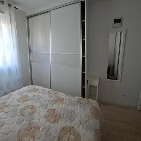 Verdi With Free Parking In The Garage Apartman Split
