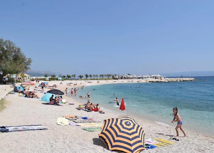 Apartment Verdi Split With Free Parking In The Garage شقة