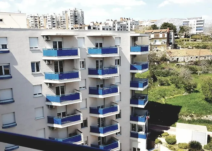 Apartment Verdi Split With Free Parking In The Garage *