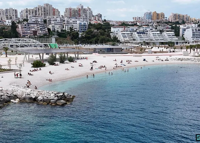 Apartment Verdi Split With Free Parking In The Garage شقة
