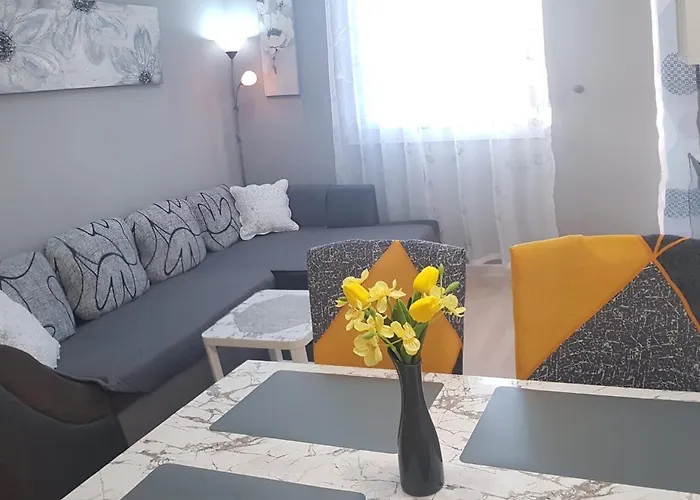 Apartment Verdi Split With Free Parking In The Garage شقة سبليت