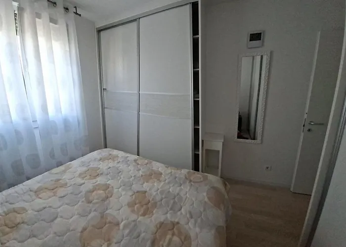 Apartment Verdi Split With Free Parking In The Garage شقة سبليت